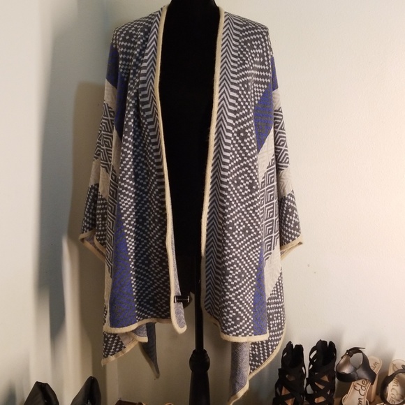 Francesca's Ruana ONE SIZE - Picture 2 of 8